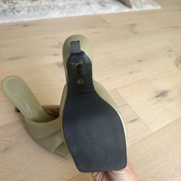 Green heeled mules - Picture 3 of 5